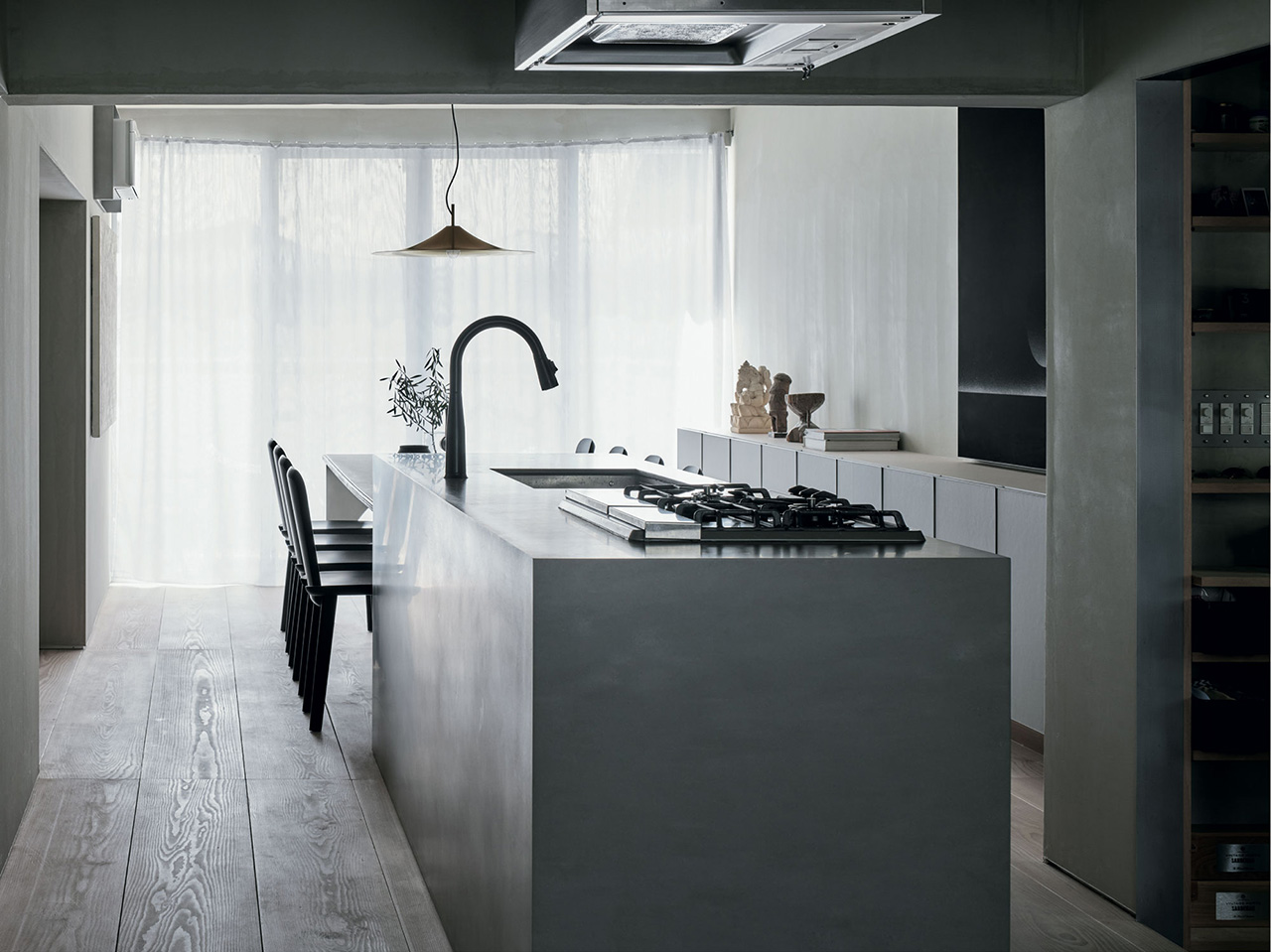 You are currently viewing KOYORI: PRODUCT STORY: The Beauty of Poise: The Shaku Chair Vol.1