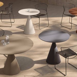 Desalto Clay table