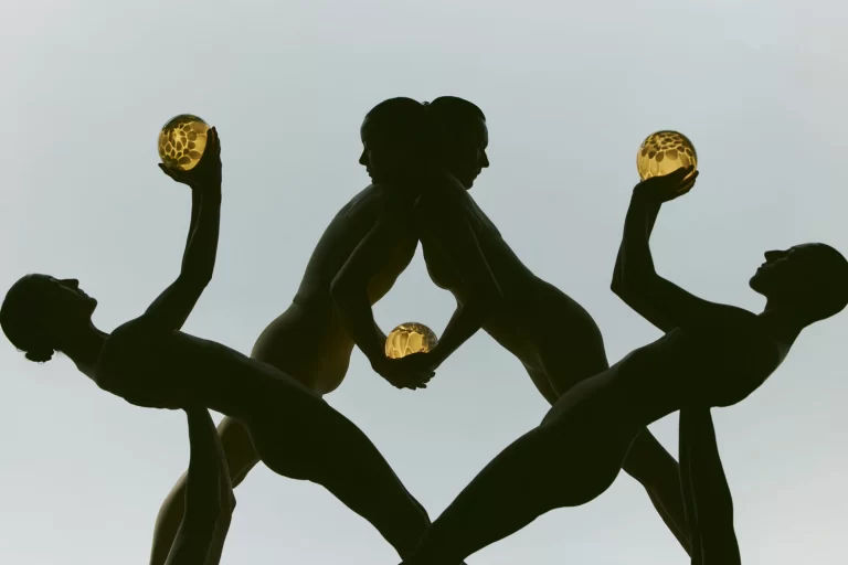 Read more about the article Bocci: Light Imprint: A Collaboration Between Bocci and Daria Mikhailiuk on Portable Light and Motion