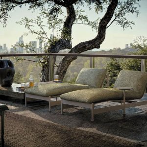 Minotti Sandy outdoor dormeuse & side table